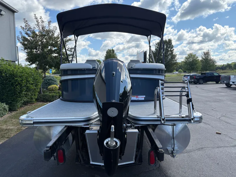 Slide: The Image of Crest Conquest 230 SLC 2026 - 5