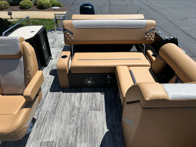 Slide: The Image of Crest Conquest 230 SLS 2026 - 11