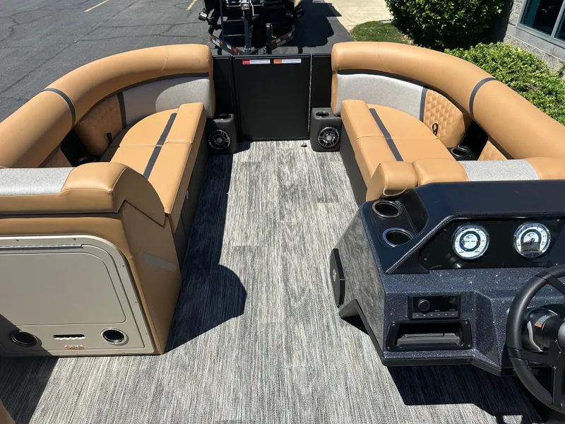 Slide: The Image of Crest Conquest 230 SLS 2026 - 12