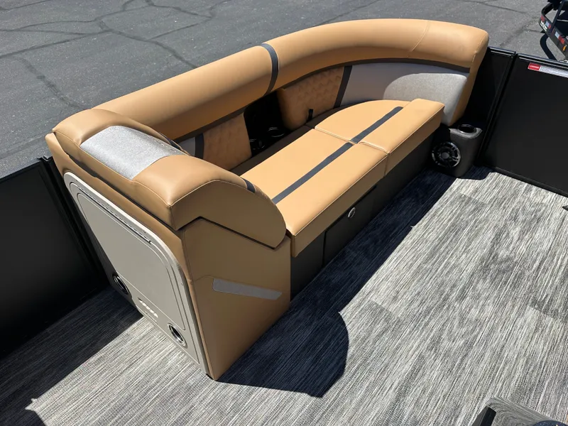 Slide: The Image of Crest Conquest 230 SLS 2026 - 13