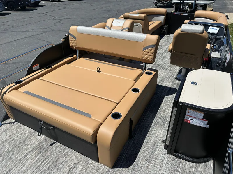 Slide: The Image of Crest Conquest 230 SLS 2026 - 6