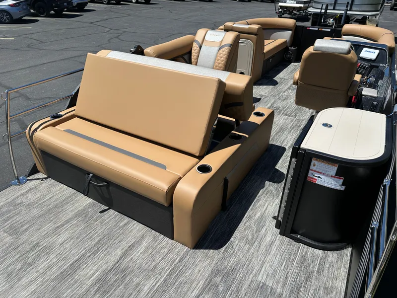 Slide: The Image of Crest Conquest 230 SLS 2026 - 7