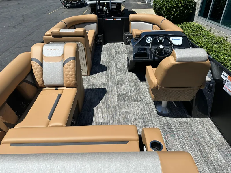 Slide: The Image of Crest Conquest 230 SLS 2026 - 9