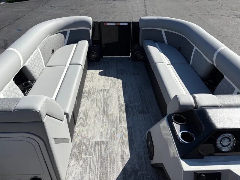 Slide: The Image of Crest Conquest 250 SLC 2026 - 15