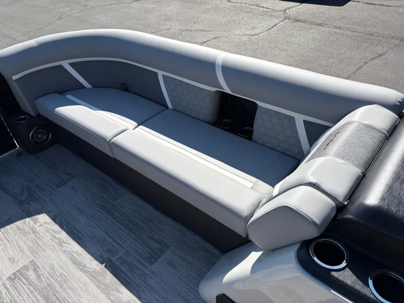 Slide: The Image of Crest Conquest 250 SLC 2026 - 17