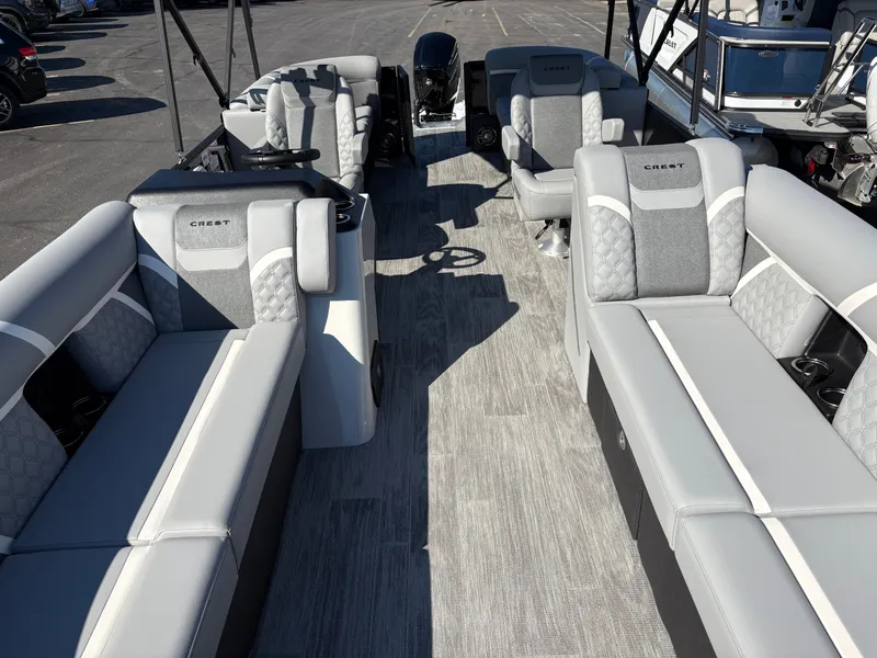 Slide: The Image of Crest Conquest 250 SLC 2026 - 18