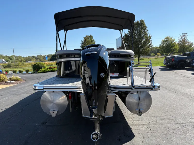 Slide: The Image of Crest Conquest 250 SLC 2026 - 5