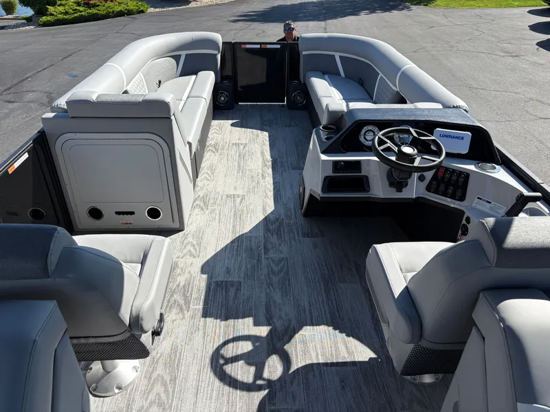 Slide: The Image of Crest Conquest 250 SLC 2026 - 9