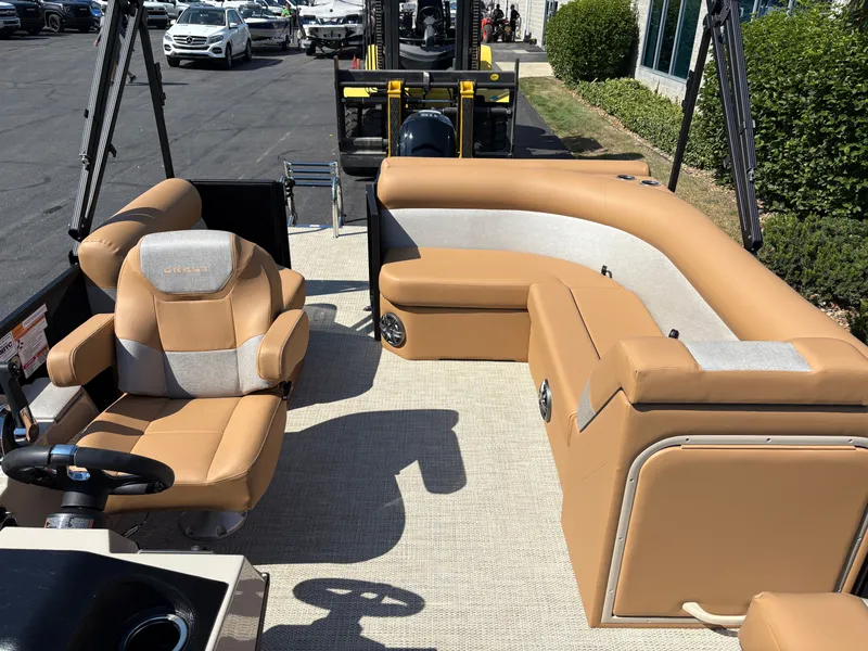 Slide: The Image of Crest Conquest SE 220 2026 - 12