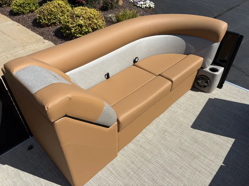 Slide: The Image of Crest Conquest SE 220 2026 - 17