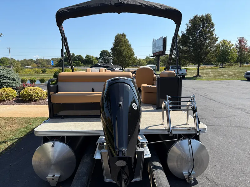 Slide: The Image of Crest Conquest SE 220 2026 - 6