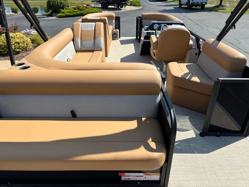 Slide: The Image of Crest Conquest SE 220 2026 - 7