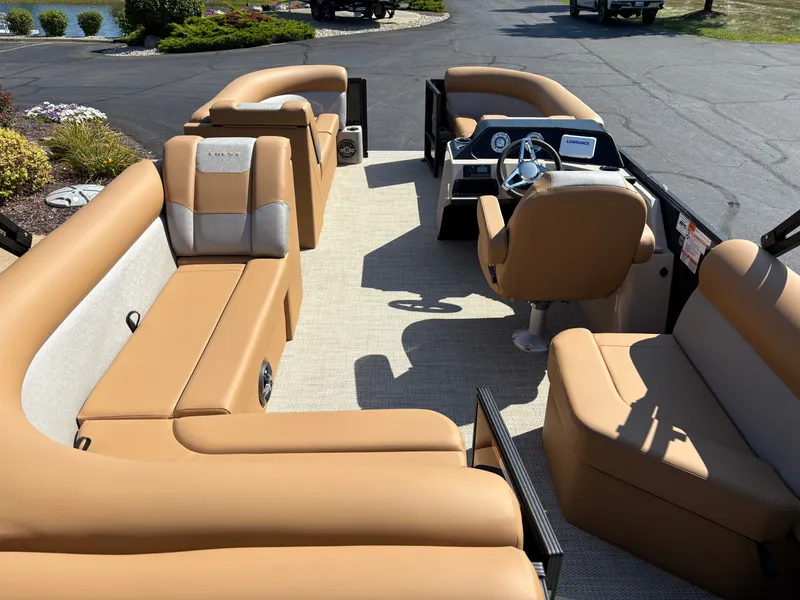 Slide: The Image of Crest Conquest SE 220 2026 - 9