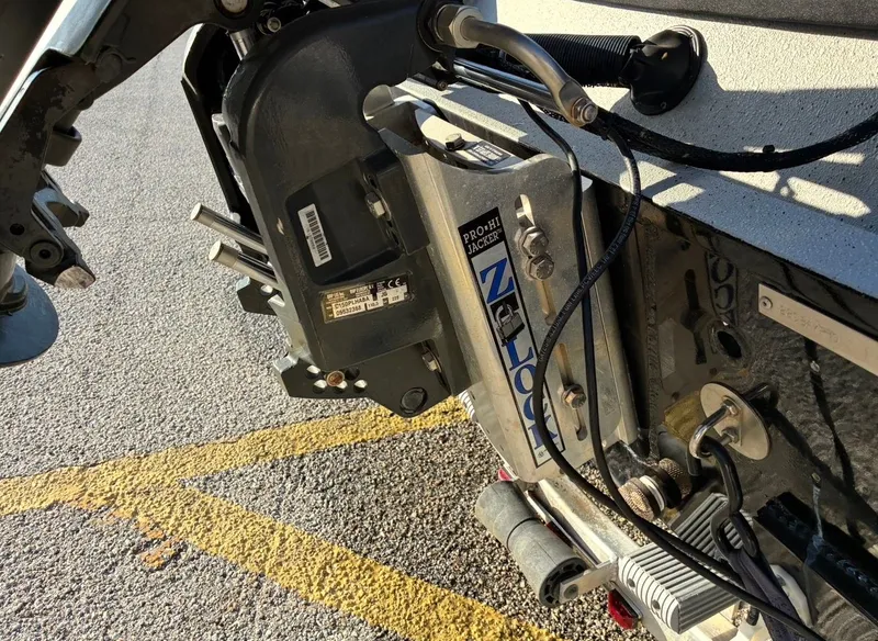 Slide: The Image of Excel 220 Bay Pro 2019 - 10