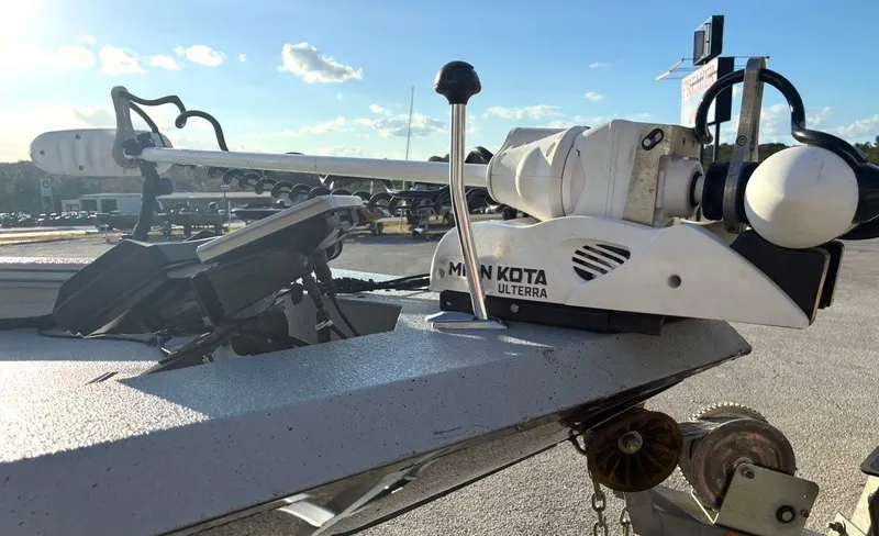 Slide: The Image of Excel 220 Bay Pro 2019 - 24