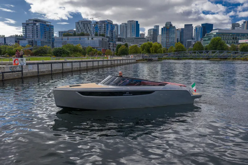 Slide: The Image of Cranchi E26 Classic 2026 - 17