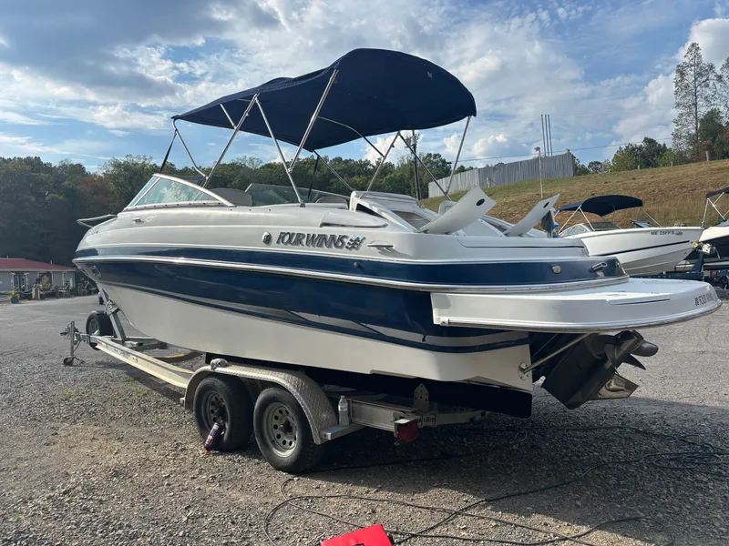 Slide: The Image of Four Winns 245 2003 - 7