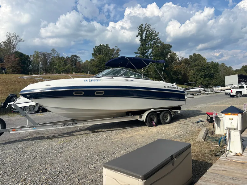 Slide: The Image of Four Winns 245 2003 - 8