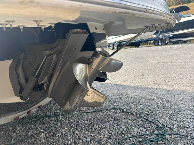 Slide: The Image of Four Winns 245 2003 - 9