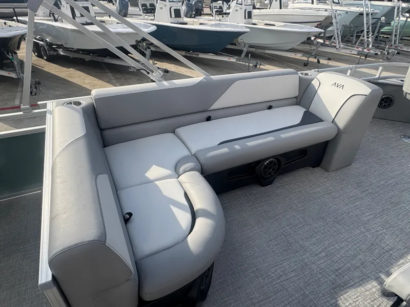 Slide: The Image of Avalon Venture 85 Quad Fish - 21' 2026 - 18