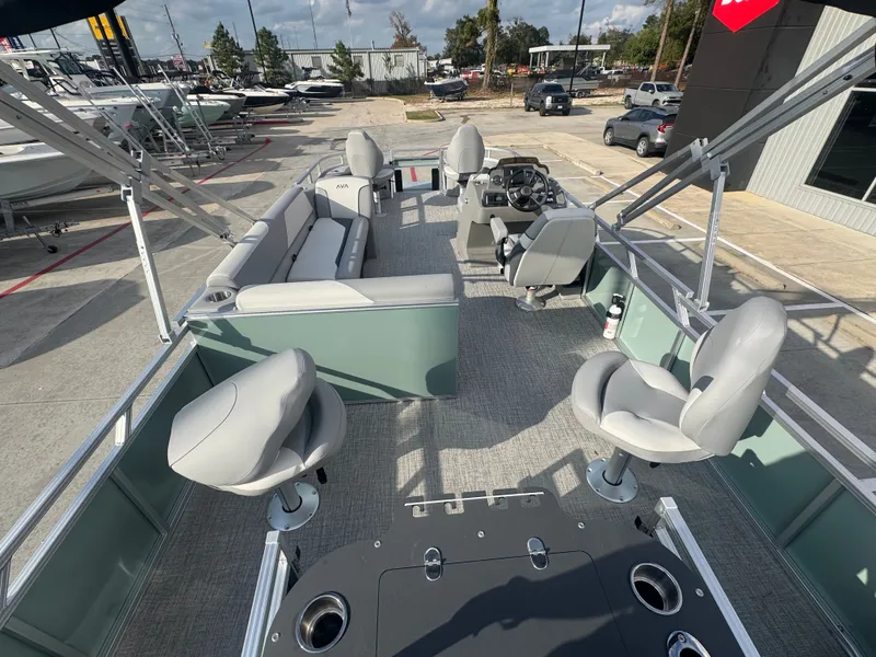 Slide: The Image of Avalon Venture 85 Quad Fish - 21' 2026 - 22