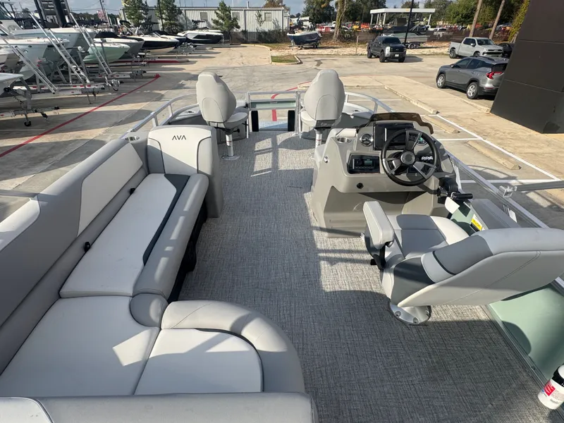Slide: The Image of Avalon Venture 85 Quad Fish - 21' 2026 - 23