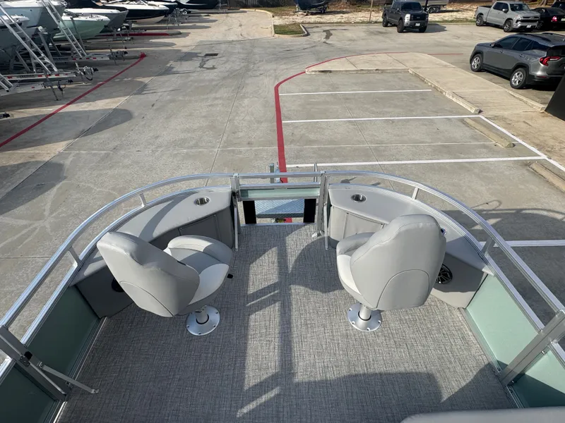 Slide: The Image of Avalon Venture 85 Quad Fish - 21' 2026 - 24