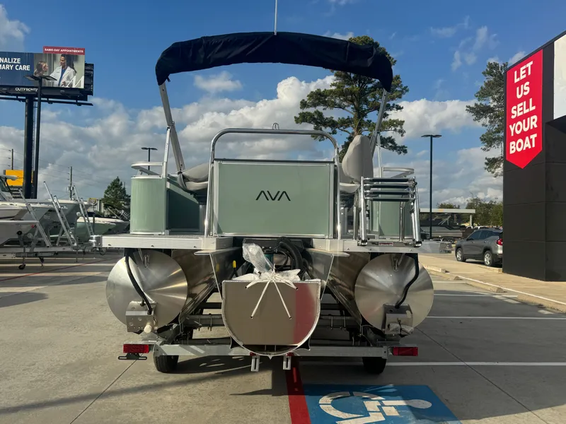 Slide: The Image of Avalon Venture 85 Quad Fish - 21' 2026 - 6