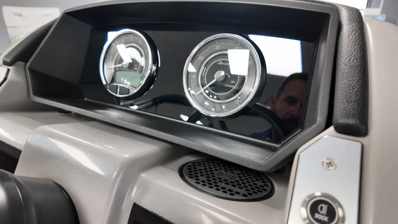 Slide: The Image of Dashboard of 2026 Barletta Corsa 23UC with speedometer. - 41