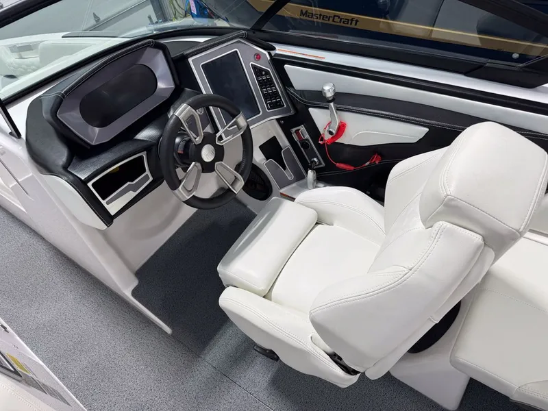 Slide: The Image of MasterCraft XT24 2024 - 13