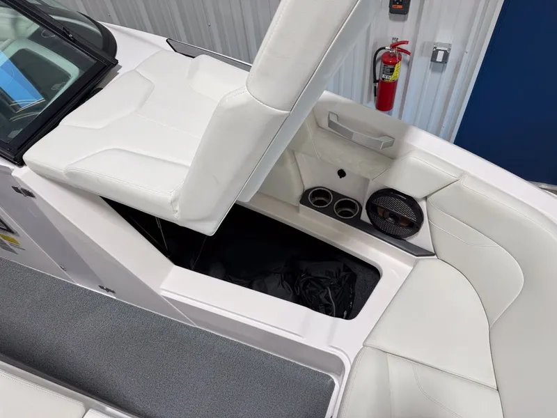 Slide: The Image of MasterCraft XT24 2024 - 23