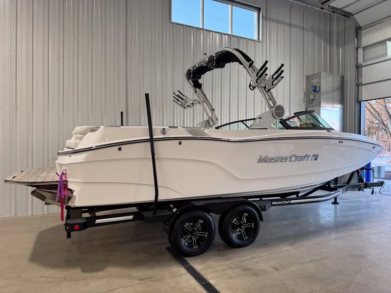 Slide: The Image of MasterCraft XT24 2024 - 3
