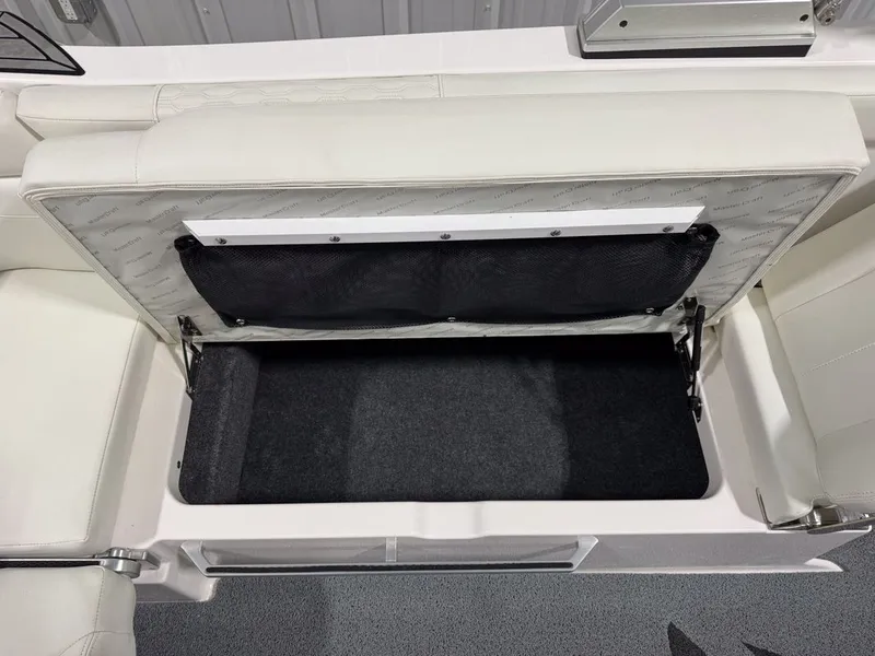 Slide: The Image of MasterCraft XT24 2024 - 31