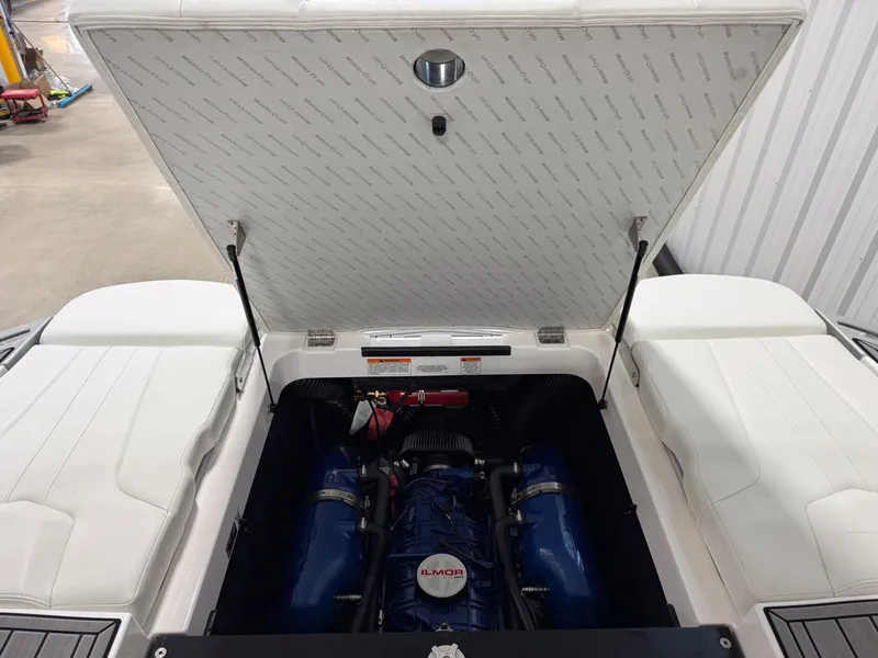 Slide: The Image of MasterCraft XT24 2024 - 36