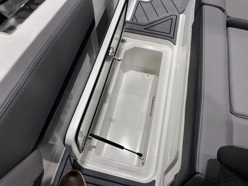 Slide: The Image of R Series R4 2026 - 20