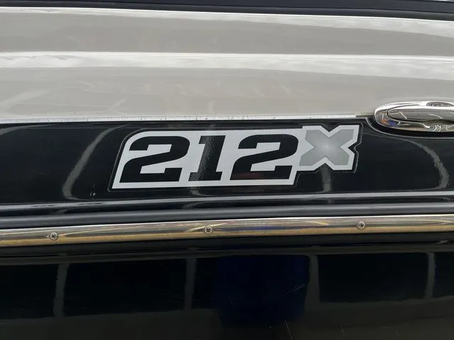 Slide: The Image of Yamaha 212X 2012 - 10