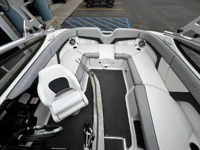 Slide: The Image of Yamaha 212X 2012 - 18