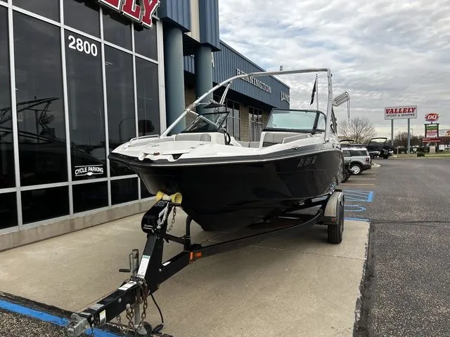 Slide: The Image of Yamaha 212X 2012 - 5