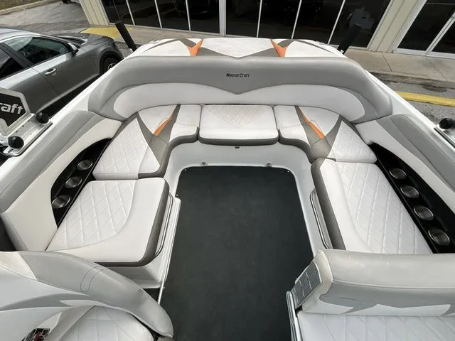 Slide: The Image of MasterCraft X35 SS 2010 - 11