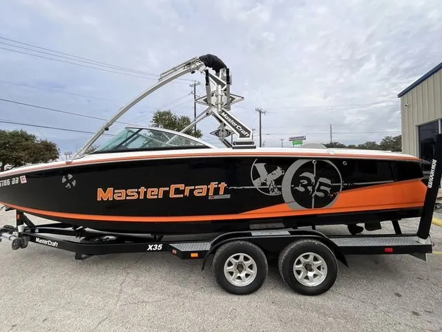 Slide: The Image of MasterCraft X35 SS 2010 - 3