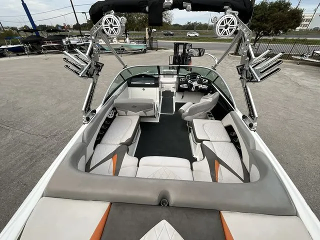 Slide: The Image of MasterCraft X35 SS 2010 - 7