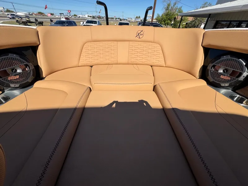 Slide: The Image of MasterCraft X24 2019 - 21