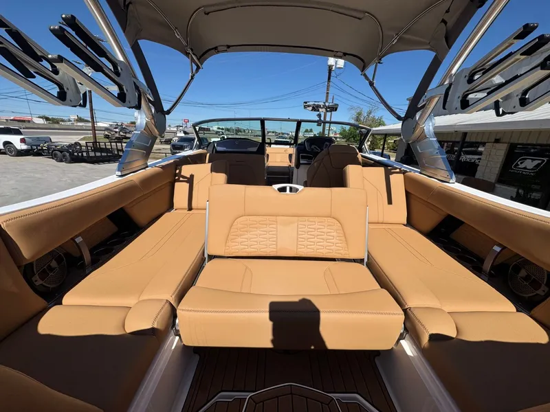 Slide: The Image of MasterCraft X24 2019 - 25