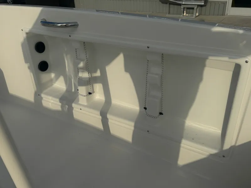 Slide: The Image of Bayliner T18LE 2025 - 26