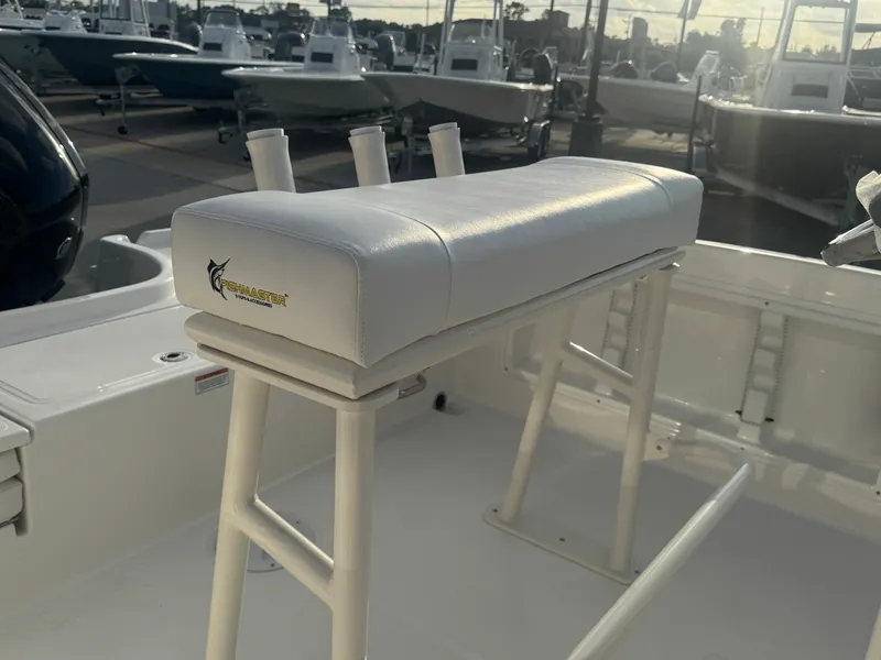 Slide: The Image of Bayliner T18LE 2025 - 28