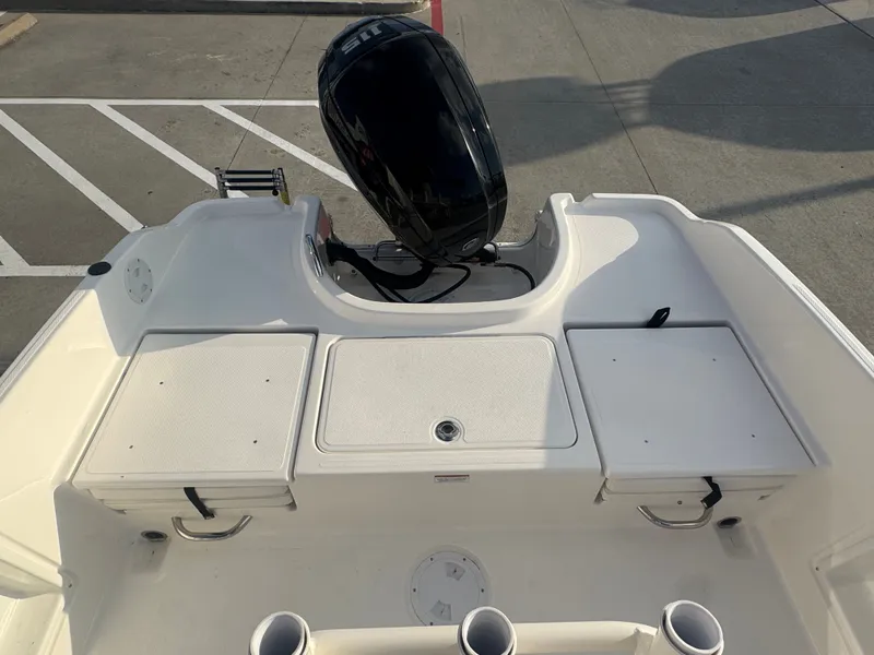 Slide: The Image of Bayliner T18LE 2025 - 29