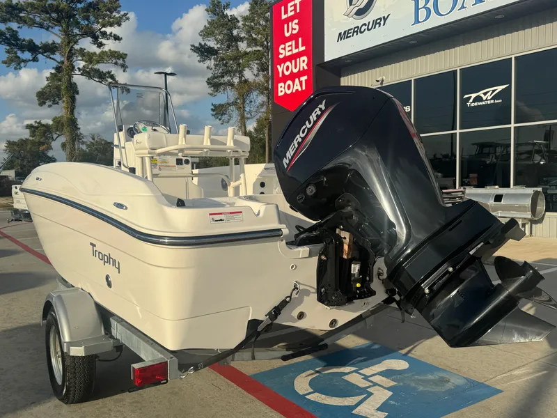 Slide: The Image of Bayliner T18LE 2025 - 6