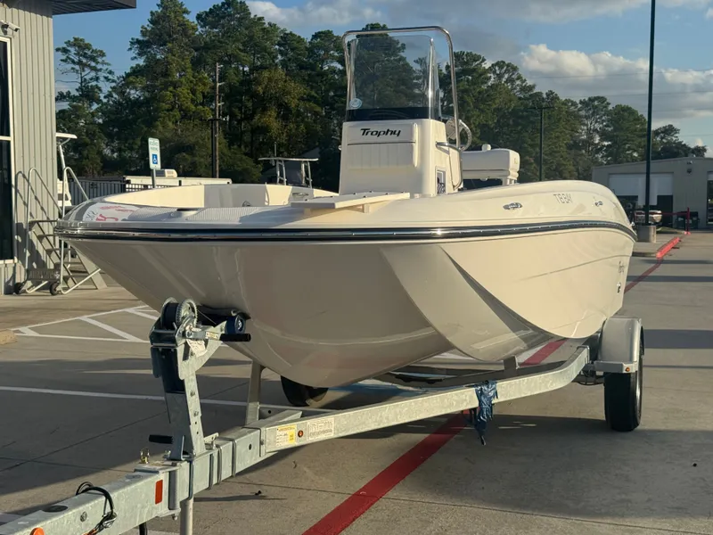 Slide: The Image of Bayliner T18LE 2025 - 7