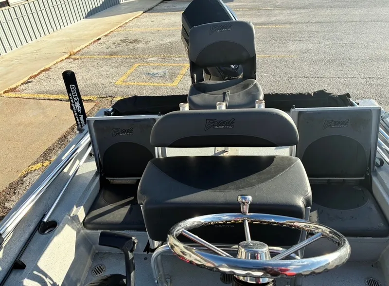 Slide: The Image of Excel 220 Bay Pro 2019 - 13