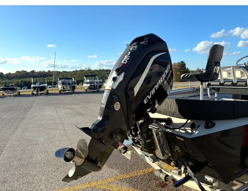 Slide: The Image of Excel 220 Bay Pro 2019 - 7